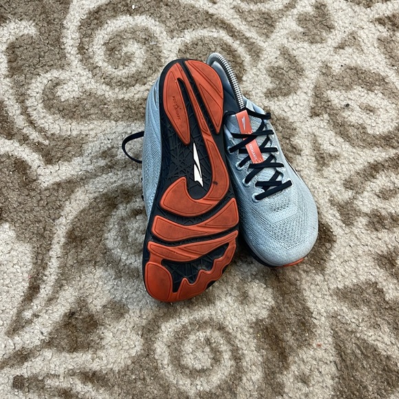 Altra Light Blue and Navy Escalante Shoes - Picture 4 of 5